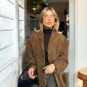 Affetto’s brown suede blazer